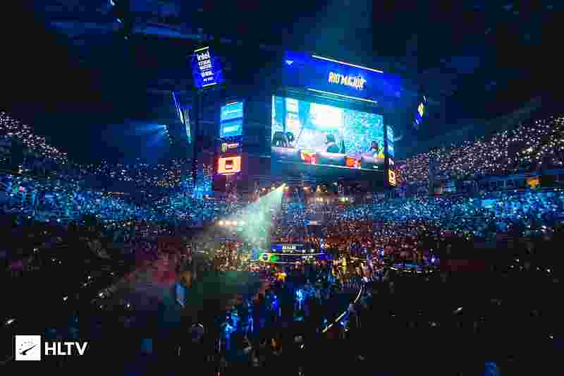 shanji ：第一局剑魔最大的失误就是团战闪现撞墙了