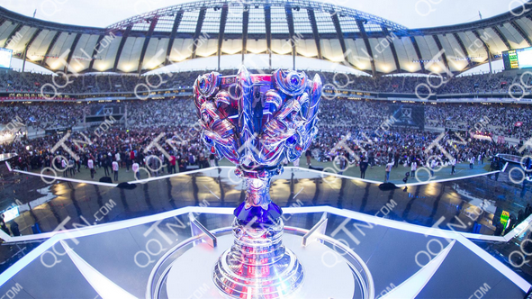 FaZe以2：0战胜NAVI，晋级2025年BLAST Open Fall lan 阶段